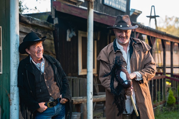 Cowboys & Cowgirls tijdens spotopnames van Wild Wild West-editie van Het Schlagerfestival